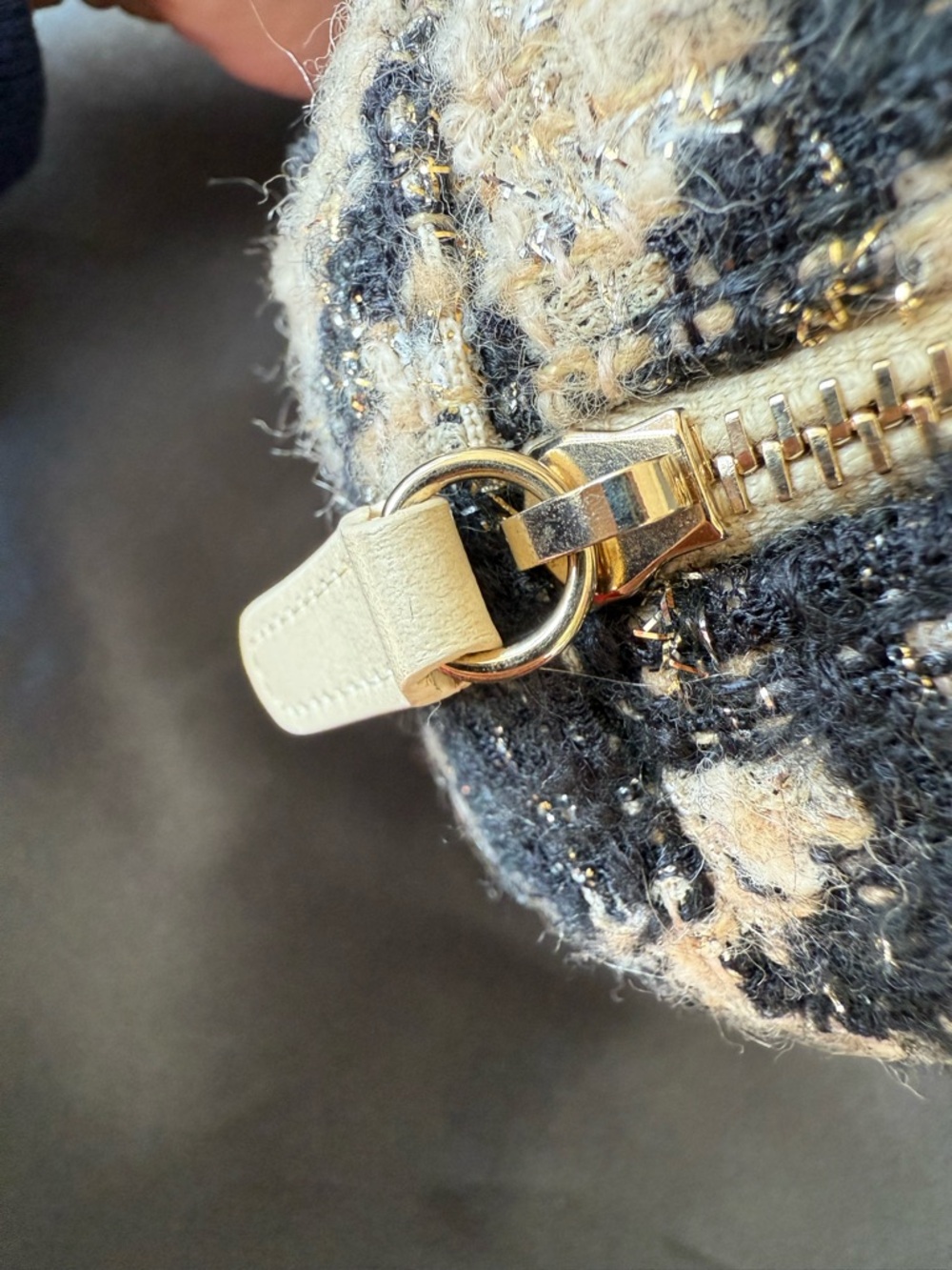 Chanel Round Purse Quilted Tweed with Shearling - Picture 4 of 11